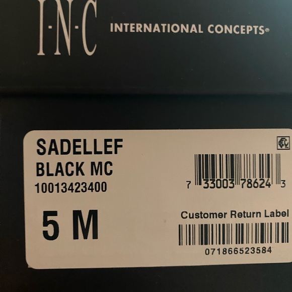 NIB INC International Black Leather Heels with Gold Ankle Chain. - Picture 7 of 7